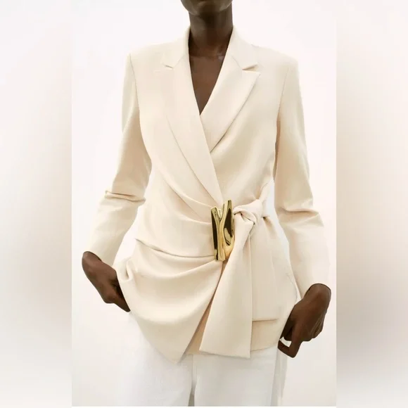 ZARA DOUBLE-BREASTED BLAZER WITH BUCKLE - Picture 3 of 8